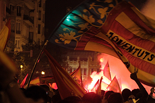 Illustration for article titled A Gallery Of Happy Spaniards Yelling And Burning Stuff (UPDATES)